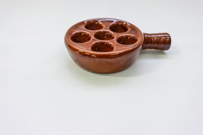 Roland Ceramic Snail Plate with Handle