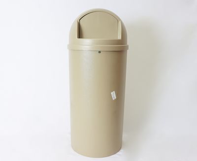 Rubbermaid 15 gal Marshall Container Beige