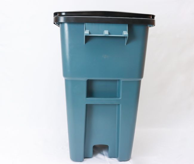 Rubbermaid 50 gal Rollout Container Gray