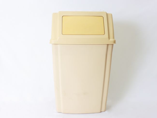 Rubbermaid Profile 15 gal Container Beige