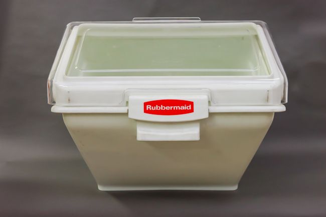 Rubbermaid Prosave 200 Cup Ingredient Bin W/Scoop