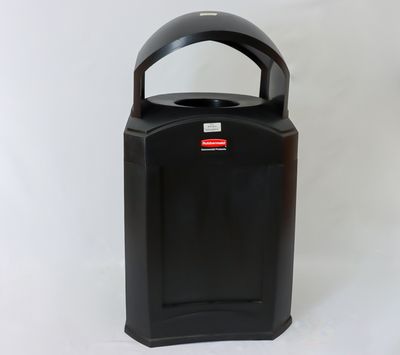 Rubbermaid Top Black Dome Standard