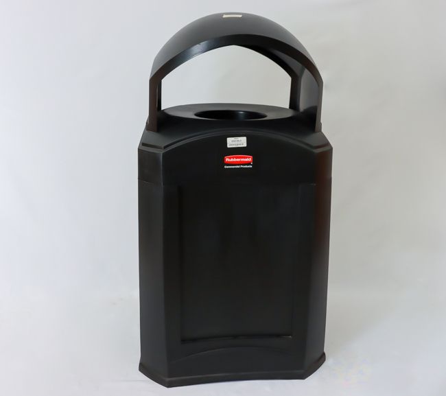 Rubbermaid Top Black Dome Standard