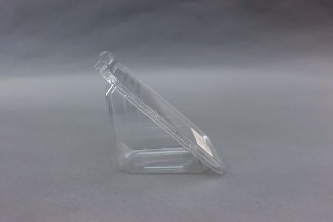 Safe-Pinch 16oz Tamper Evident Sandwich Wedge 7x4&quot; Clear Hinged 75/Pack TE74SW