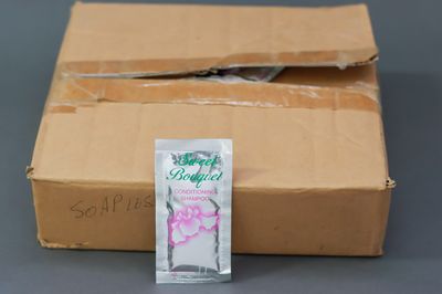 Sweet Bouquet .25 Cond/Shamp Pkt. 100/Box #00005