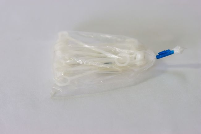 Tablecraft Sani-Cap Tethered Cover For Squeeze Bottle White 12/Pk