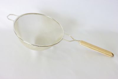TG 10&quot; Strainer Wooden Han