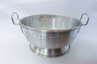 TG 12 qt Colander w/ Base &amp; Han
