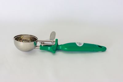 TG 2 2/3 oz Level Disher #12 Erognomic Handle