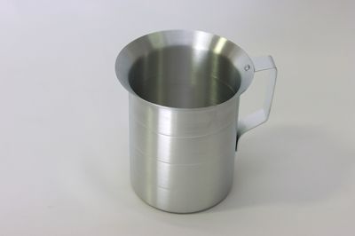 TG 2 qt Liquid Aluminum Measure