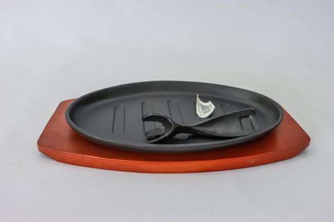 TG 3 Pieces Set Cast Iron Pork Board