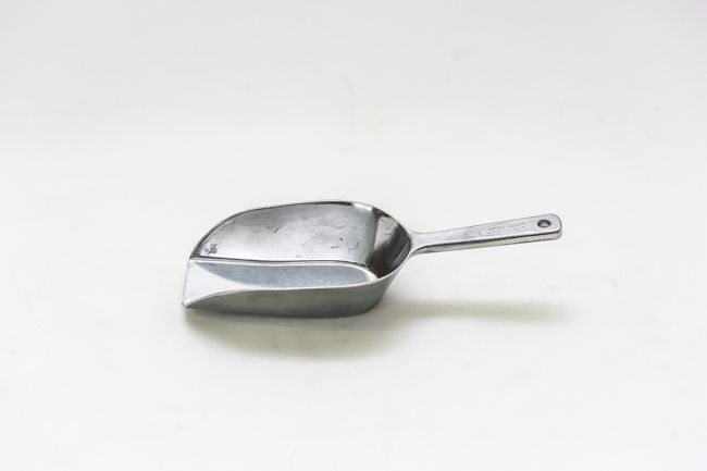 TG 4 oz Flat Bottom Scoop