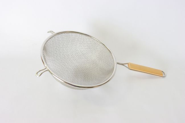 TG 8&quot; Wood Han Strainer Medium