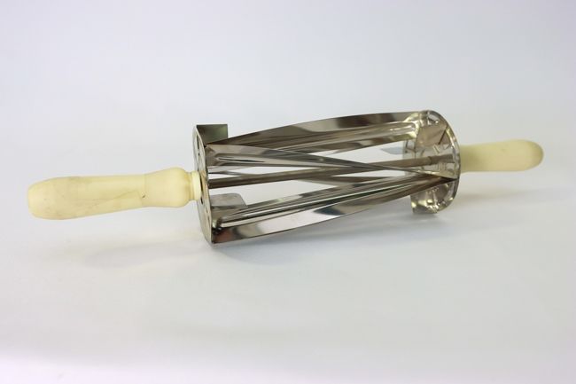 TG Croissant Cutter