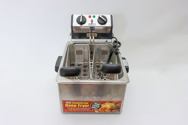 Waring 8 1/2 lb Deep Fryer Electric 2 Wire Basket 3 lb/Capacity Each Basket