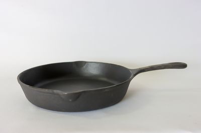 WC 12 &quot; Cast Iron Skillet