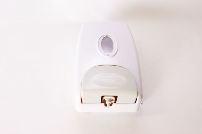 WC 1L Soap Dispenser Manual White