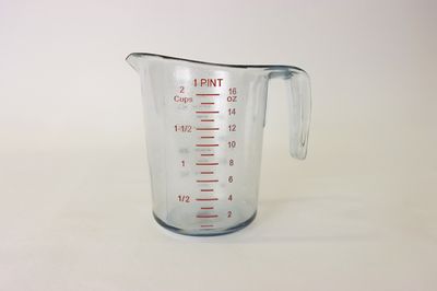 WC 1 pt Measuring Cup