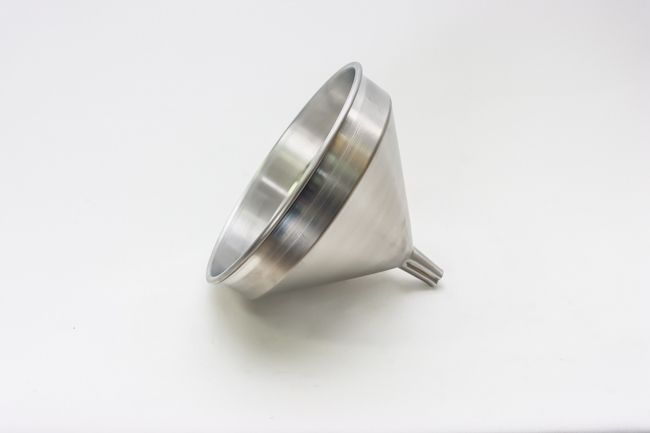 WC 2 qt Spun Aluminum Funnel 9 1/8Th Diam