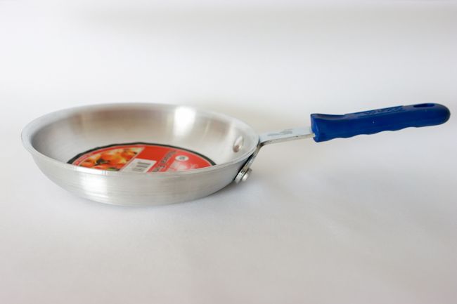WC 7&quot; Alum Fry Pan W/Silicone Sleeve