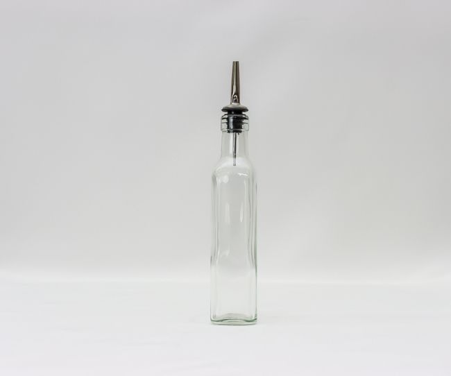 WC 8 oz Oil/Vinegar Cruet w/Pourer