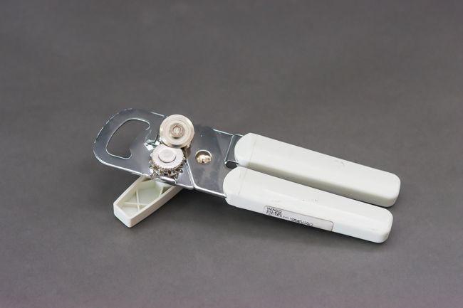 WC Portable Can Opener (Italy)