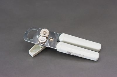 WC Portable Can Opener (Italy)