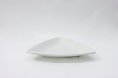 WTI 9&quot; Triangle Plate Porcelana