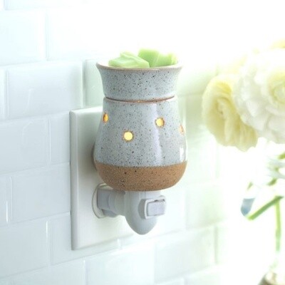 RUSTIC WHITE PLUG IN MELTER