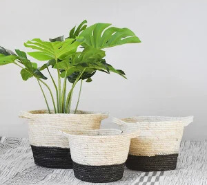 BLACK ACCENT HANDLE BASKET