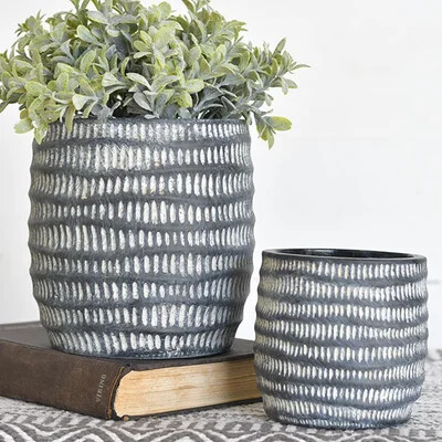 DARK GRAY WAVY PLANTER
