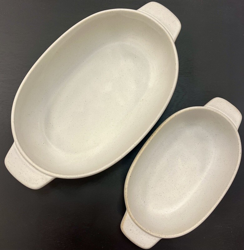 SET OF 2 WHITE BAKING DISHES