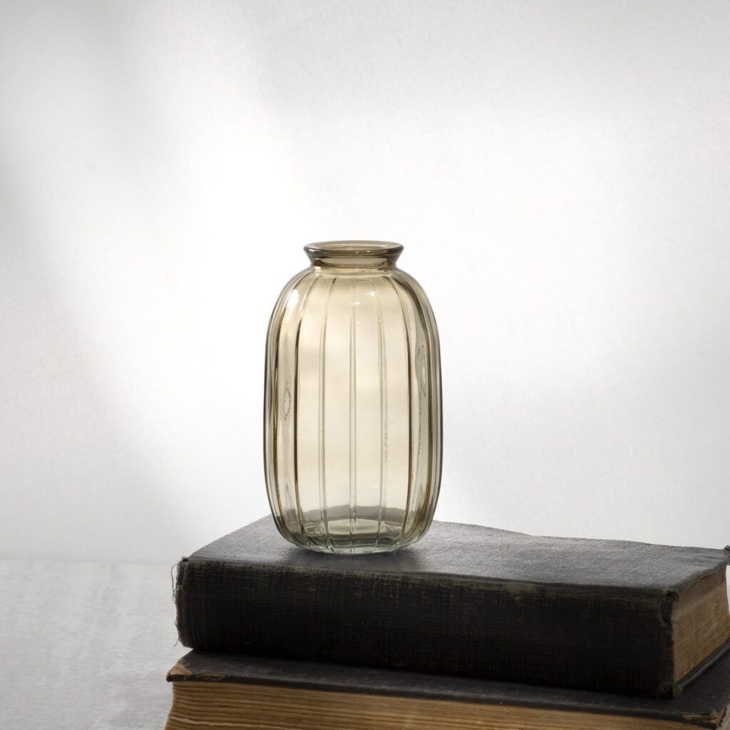 4.72&quot; BEIGE GLASS VASE