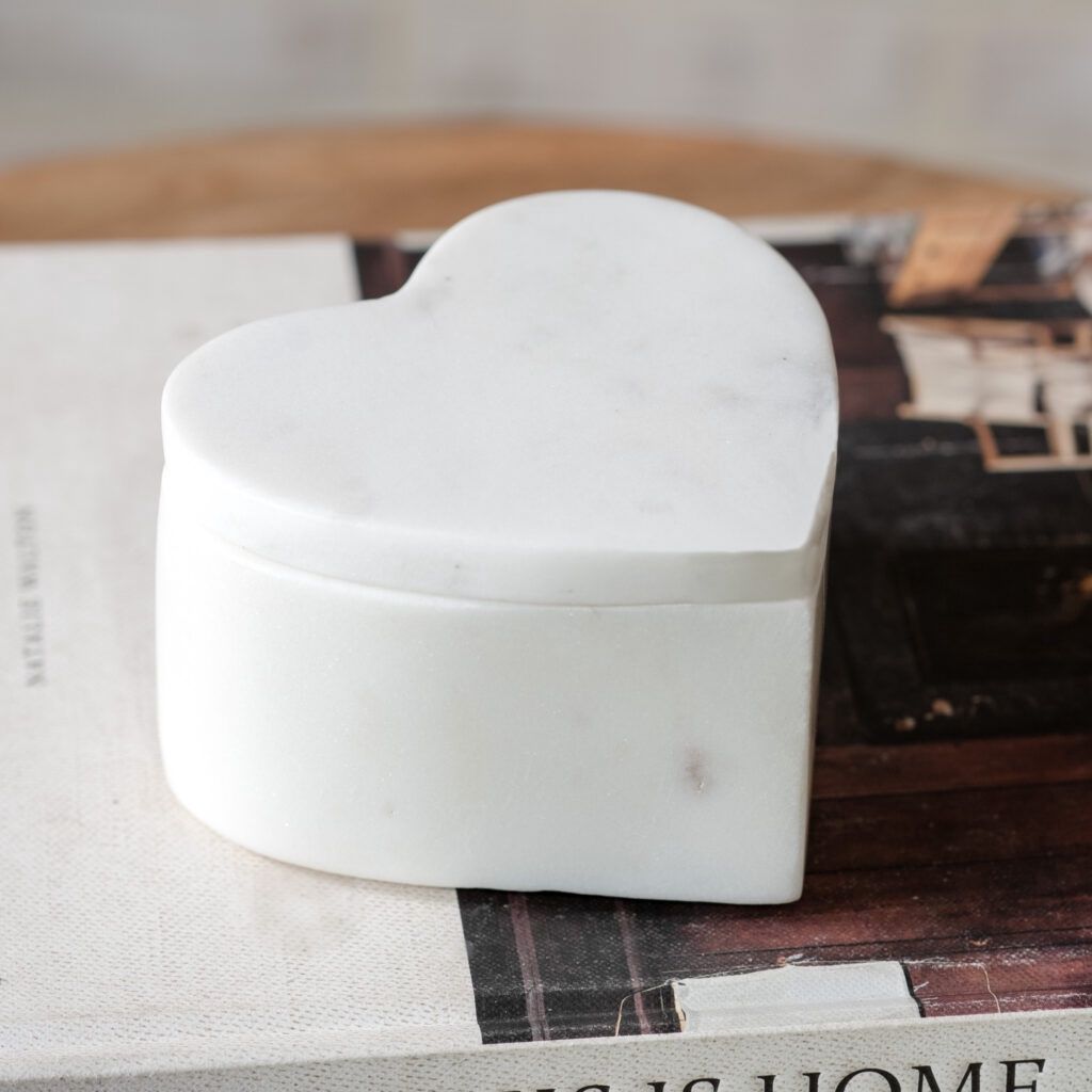4″ WHITE MARBLE HEART BOX