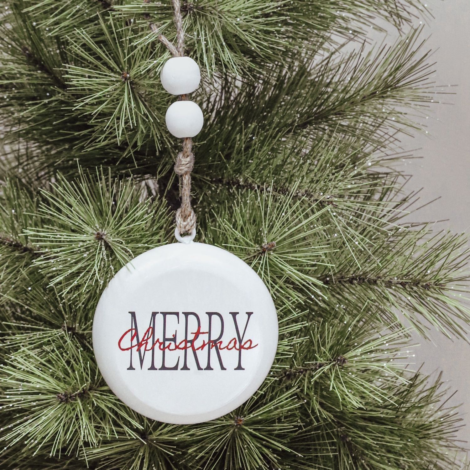 ROUND MERRY CHRISTMAS ORNAMENT