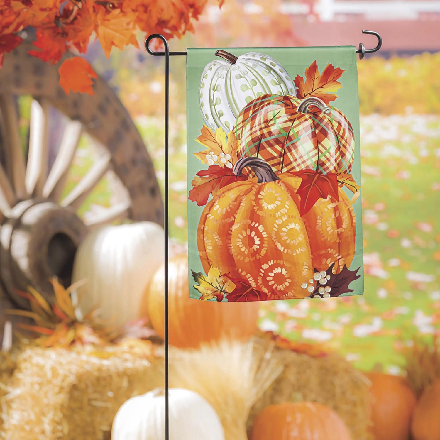 PAINTED FALL PUMPKIN GARDEN FLAG