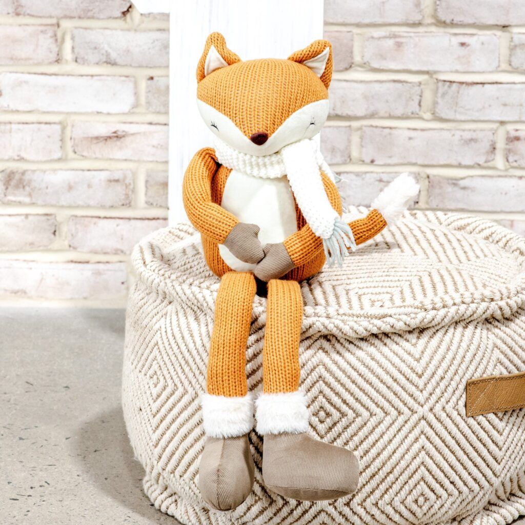 KNIT STUFFED SITTING FOX