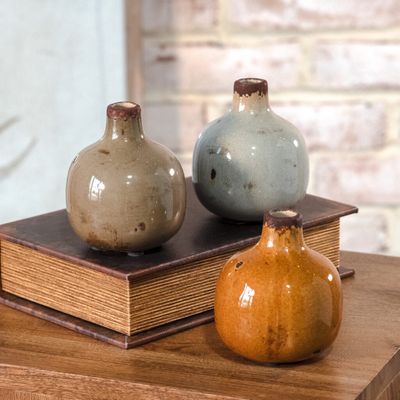 ASSORTED COLOR MINI VASES