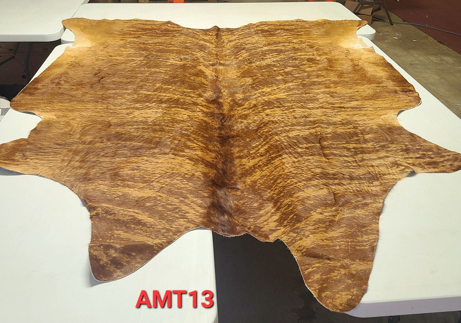 NATURAL HAIR ON COWHIDE AMT13