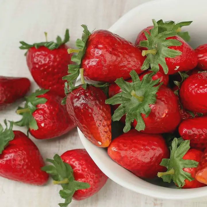 Life Size Artificial Strawberries - Pack of 24 Strawberry