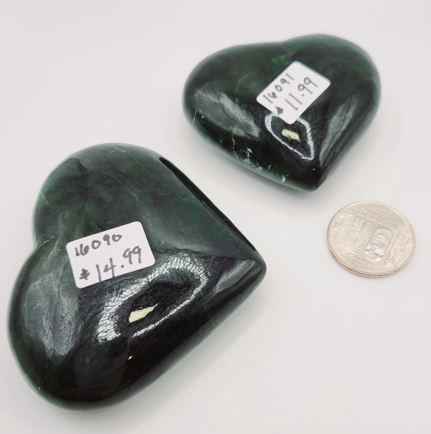 LARGE NEPHRITE JADE HEART, WEIGHT: 162 GRAMS