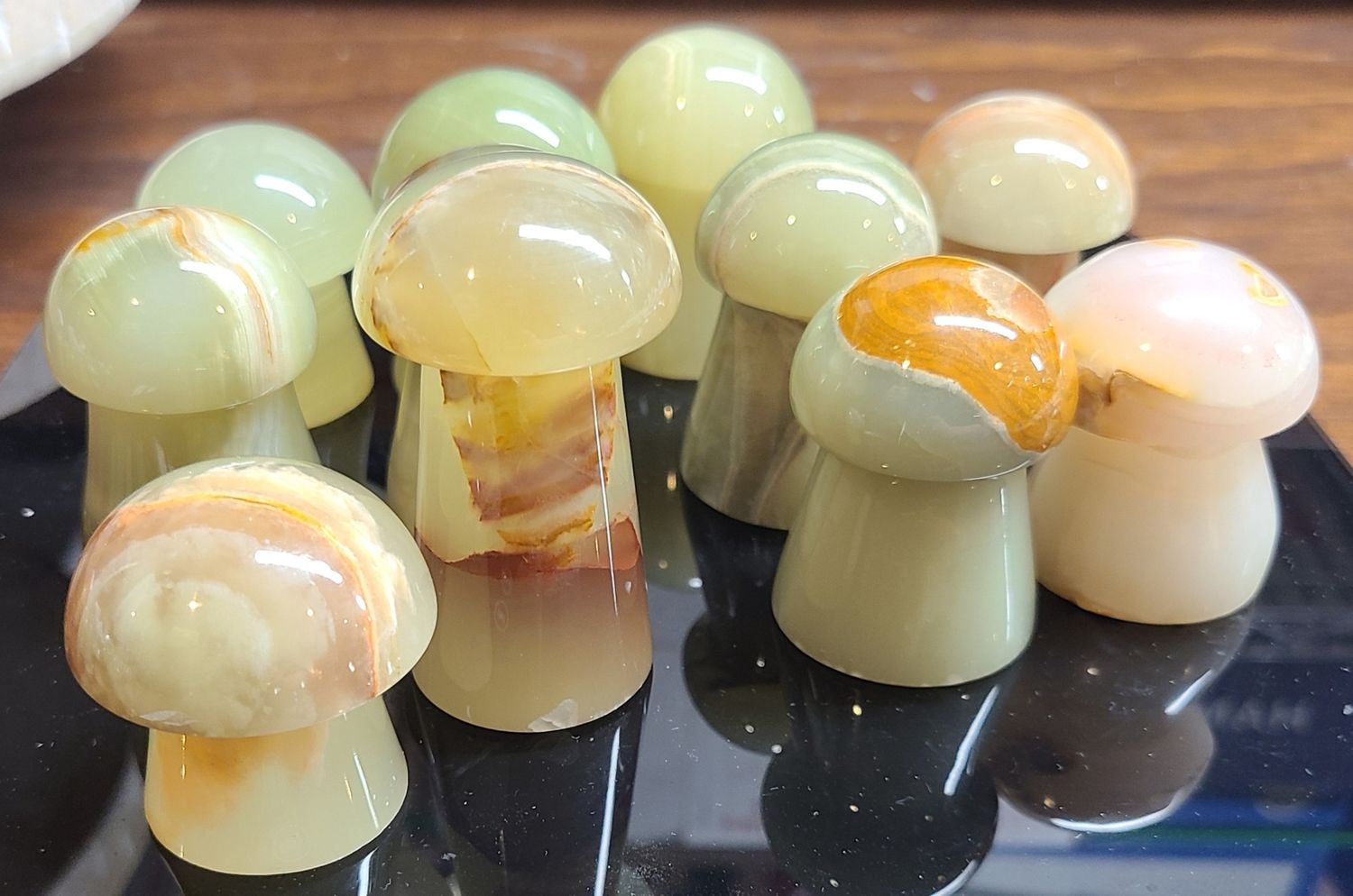 LARGE GREEN ONYX MUSHROOM