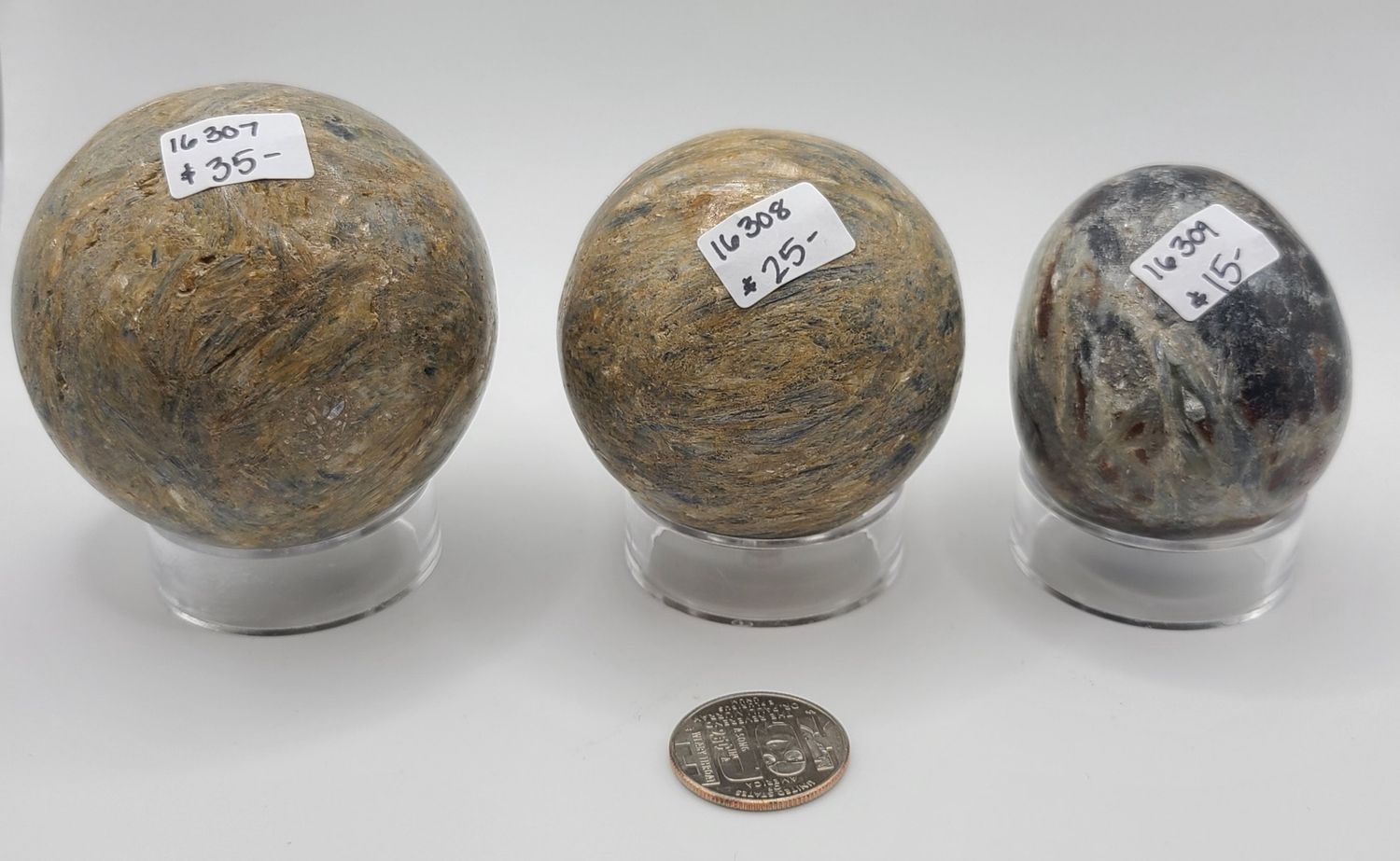 THOUSAND LAYER QUARTZ SPHERE, WEIGHT: 583 GRAMS