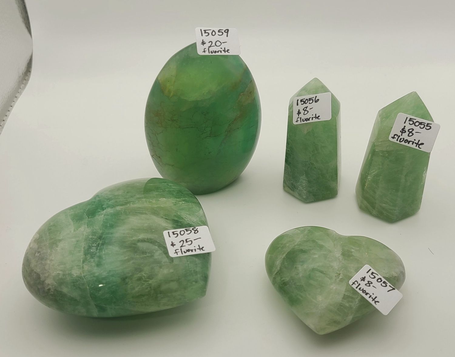 GREEN FLUORITE, SHAPE: 15055 SM TOWER 97 GRAM