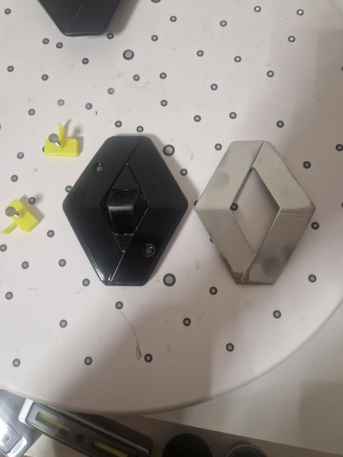 Enjoliveur Enjoliveur "cache vis" couleur "CHROME" pour Support caméra arrière