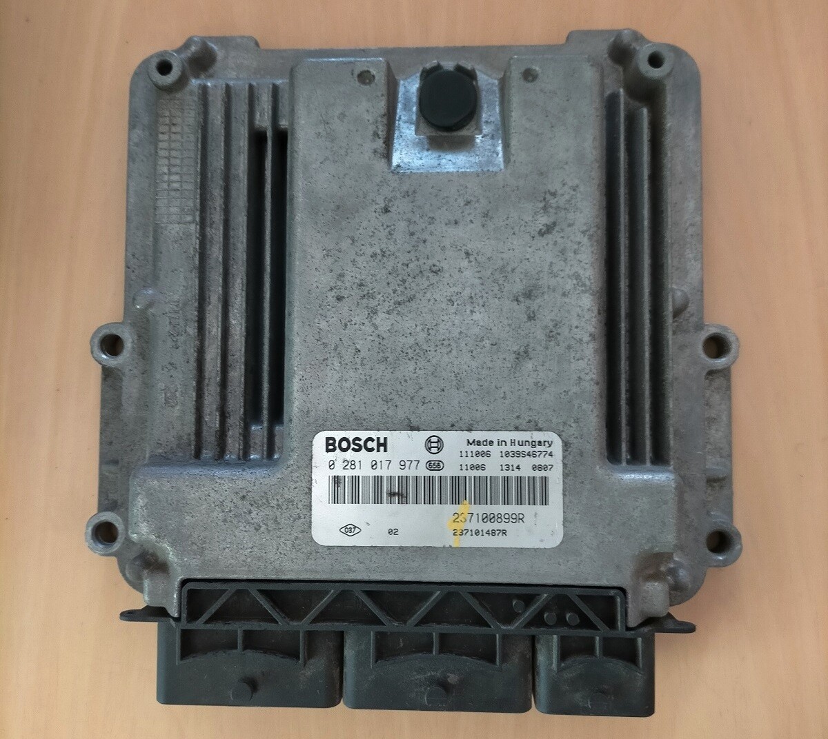 Centralina ECU 0281017977-237100899R RENAULT MASTER 2.2 DCI  2003-2010