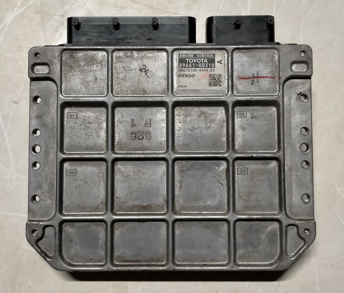 Centralina ECU 89661 0D310 TOYOTA YARIS 1.3 Benzina 2006-2011