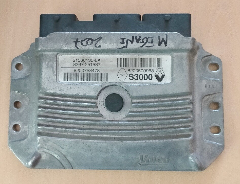 Centralina ECU 8200758478-8200509963 RENAULT MEGANE 1.6 Benzina 2003-2009