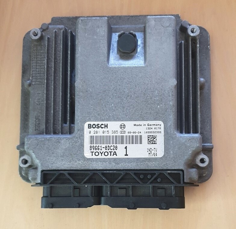 Centralina ECU 896610DC20- 0281015385 TOYOTA YARIS 1.4 D-4D 2008-2011