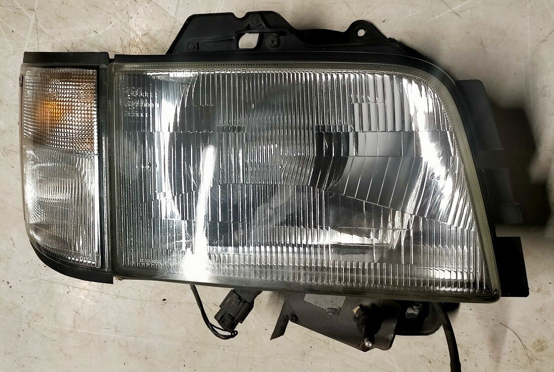 Fanale anteriore destro ISUZU TROOPER 1999-2004